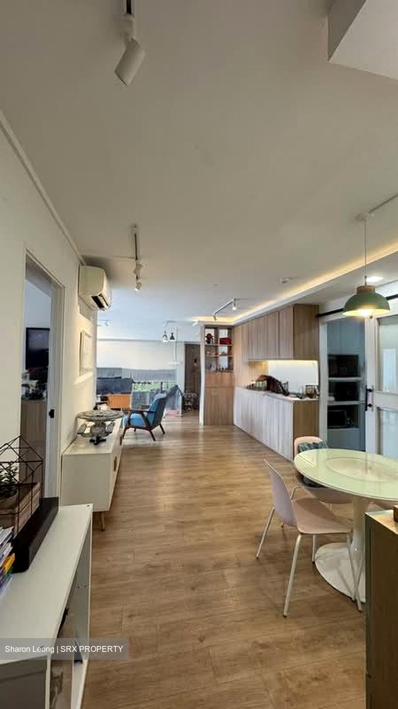 Blk 680 Jurong West Central 1 (Jurong West), HDB Executive #588237271